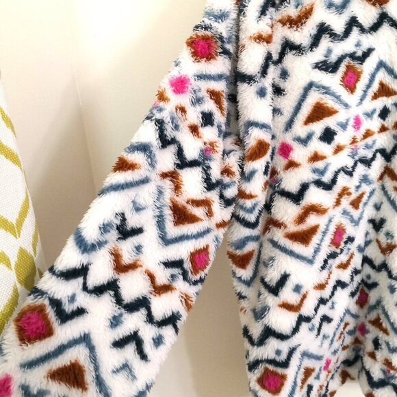 Eddie Bauer White Aztec Print Teddy Plush Fleece Pullover Quarter Zip Up Jacket - Picture 4 of 5